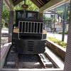 諏訪湖の水門の横に展示してあるとても小さな機関車