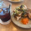 犬と行ける素敵なカフェで鶏むね肉とアボガドの湘南小麦サンドとアイスコーヒーランチ！！Windera cafe 鵠沼海岸店おススメです！！