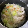 今日は鍋だ　鶏肉と白菜のあっさり鍋