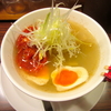 【今週のラーメン８１０】 アイバンラーメン （東京・芦花公園） 塩半熟卵ラーメン＋ローストトマト