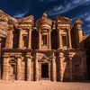 ヨルダン・ペトラ：絢爛豪華なバラ色の都市と世界の不思議
