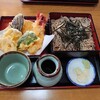地元の蕎麦屋さん…