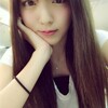 見つめる愛理さん
