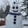 雪舞うなかの雪像作り、弘前城雪灯籠まつりは9日に開幕