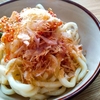 キムチとチーズでズボラうどんのレシピ【電子レンジのみ】