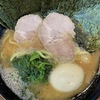 駒沢大学“横浜ラーメン おか本”