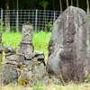 古いお寺の境内にのこる墓碑群　福岡県宮若市黒丸