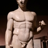 《槍を持つ人　Doryphoros of Polykleitos》｜彫刻画像（ナポリ国立考古学博物館）