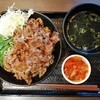 今月の外食写真集「韓丼」のわかめスープなど