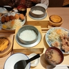 五穀。唐揚げ定食。カキフライ定食。