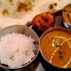 王寺町で、インド料理。