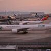 今日の関空(JAL B777-300ER)