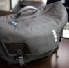 15inch PCも入るデジタル一眼レフカメラ用バッグ Thule Perspektiv Messenger Bag TPMB101