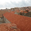 広大なアドリア海に突き出たオレンジ色の屋根の街「ドブロヴニクの旧市街」は元気な活気のある街でした。