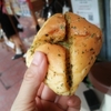 【ตลาดน้อยタラートノーイ散策＆食べ歩き】カリカリ揚げバナナとじゅわ～とガーリックブレッド