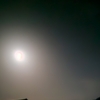 夜明け前の月
