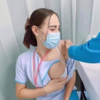 日本政府｢日本国民の50%にワクチン打ち終わったぞ｣