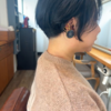 まあるいフォルムの【前下がりショート】かりあげで首元スッキリ