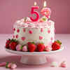 5歳の女の子の誕生日ケーキ（イチゴ）　フリー写真・フリー画像（AI画像生成）