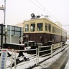 雪のある鉄道風景　琴電レトロ電車