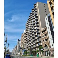 目の覚めるような青空