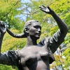 佐藤忠良《夏の像》｜彫刻画像（宮城県美術館）
