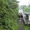 土砂降りの中　琴電挿頭丘駅でレトロ電車を撮影