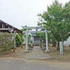 成田空港敷地に挟まれる神社さん