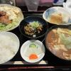 「おいしい台所12か月」の本日のサービスランチメニューは、もつ煮汁などが付いた、チキン南蛮タルタルソース定食