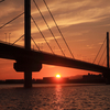 夏至前日、斜張橋の夕景を狙う