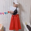 【赤スカート】×【白Tシャツ】