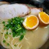 久しぶりに鹿児島ラーメン風しょうゆとんこつラーメンを作る３回目。そろそろスープが完成に近づいてきたので出汁を追加。