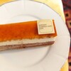 サダハルアオキのバニラとミルクチョコ２層のケーキ