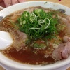 来来亭：ピリ辛こってりラーメンは最強！クセのある奴は強いをシル！