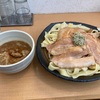724. とろ肉つけ麺@とろ肉つけ麺魚とん(小川町)：山盛り豚バラ肉と極太平打ち麺の誘惑！