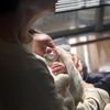 母が迫ってくる