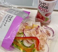 ★玉ねぎと豆苗のサラダ＋梅ドレッシング
