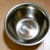 犬　ダイソーのペット食器の器を入れ替え