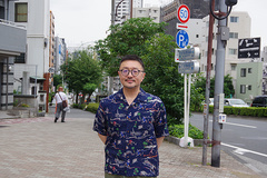 フードライターの白央篤司さんに、交通の便が抜群なのに意外と家賃が安かった新宿区余丁町を案内してもらった【いろんな街で捕まえて食べる】