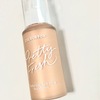 ColourPop Hyaluronic Hydrating Foundation Light 55N スウォッチ