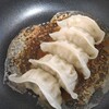 味の素の冷凍餃子も小さなフライパン（20cm）を使うと簡単に焼ける