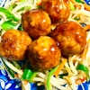 肉団子の甘酢あん　シャキシャキ野菜炒めを盛り付けて低糖質に