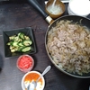牛丼、辛子和え、味噌汁