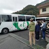研修旅行へ出発、バザー出店　/　昼休憩