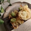 そら豆と新玉葱の寄せ揚げ