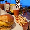 JALダイナミックパッケージで行く沖縄1泊2日②　アメリカンビレッジで海を眺めながらハンバーガーを食べたお話。