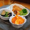 【ごはんや伽紗】2月にオープンした地産地消にこだわったおばんざいが並ぶ新店。仕事終わりのチョイ飲みにもフィットする(西区横川町)