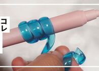 巻くだけでグリップ付きに変身！クツワの「プニュスパイラル」はあらゆるペンに巻きたい快適さだった