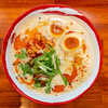 豚骨ベースでクリーミーな白担々麺（麺縁 ジョウモン）