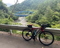 宮ヶ瀬の林道を往く